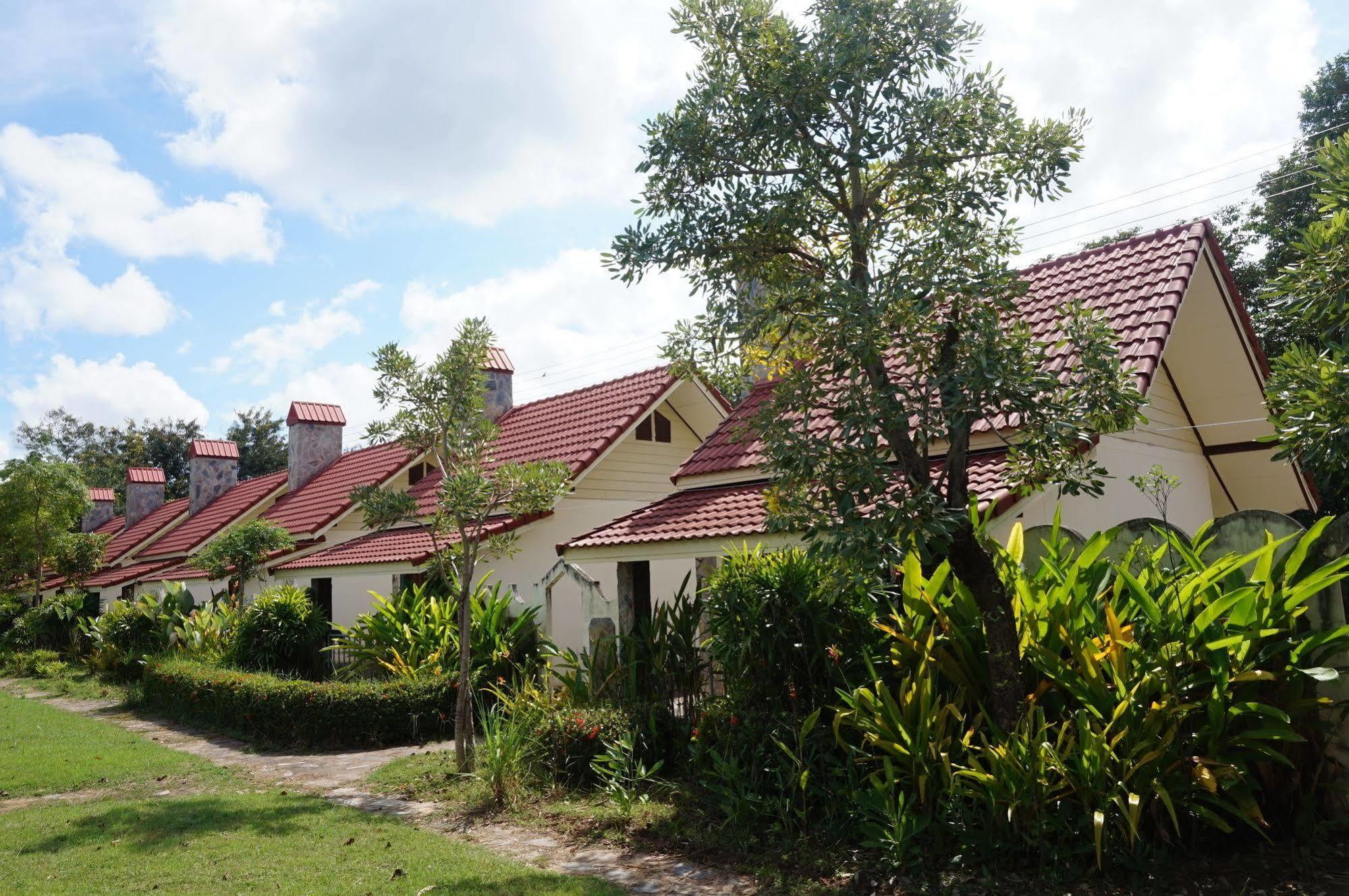 Ratchapreuk Resort Kalasin Ngoại thất bức ảnh